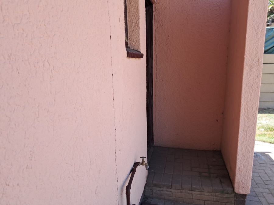 To Let 3 Bedroom Property for Rent in Bedelia Free State